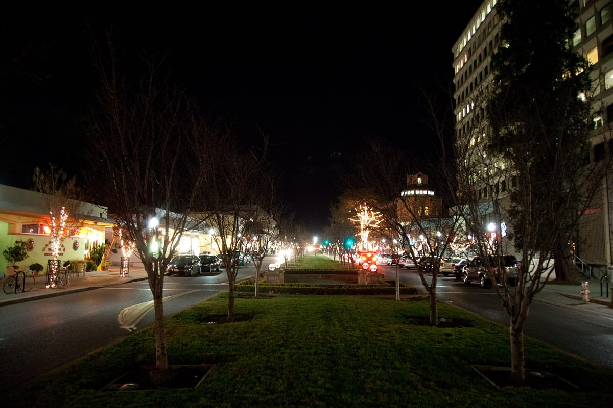 Castro Street in downtown Mountain View at night